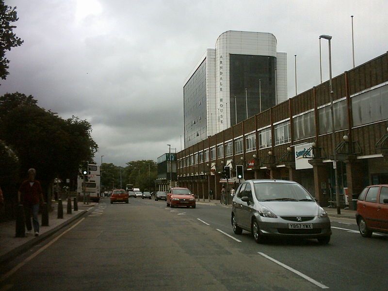 File:Headingleyarndalecentre.jpg