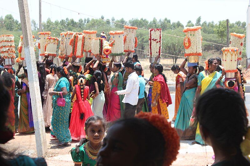 File:Jadigenahalli Fair.jpg