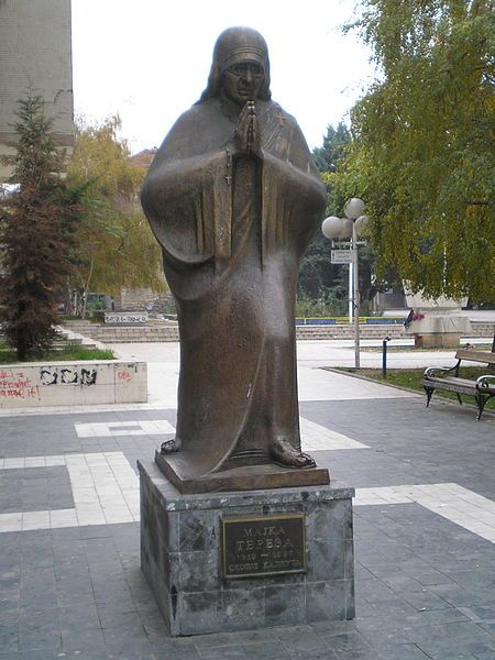 File:Mother Teresa Skopje.jpg