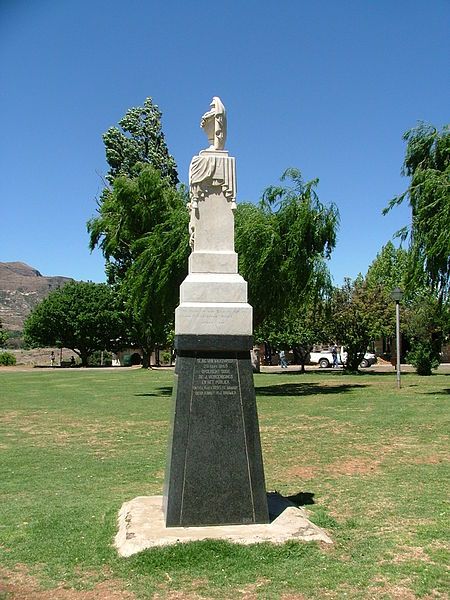 File:Naauwpoort Monument.jpg