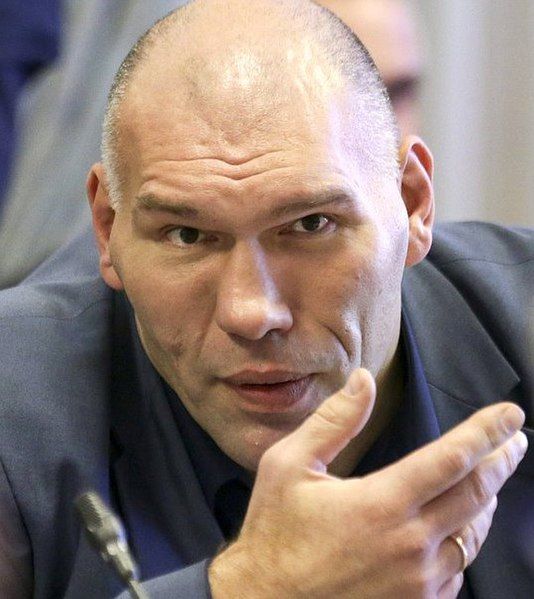 File:Nikolay Valuev 2018-11-21.jpg