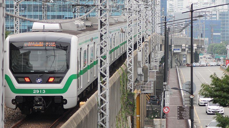 File:Seoul-metro-2013-20180916-104648.jpg