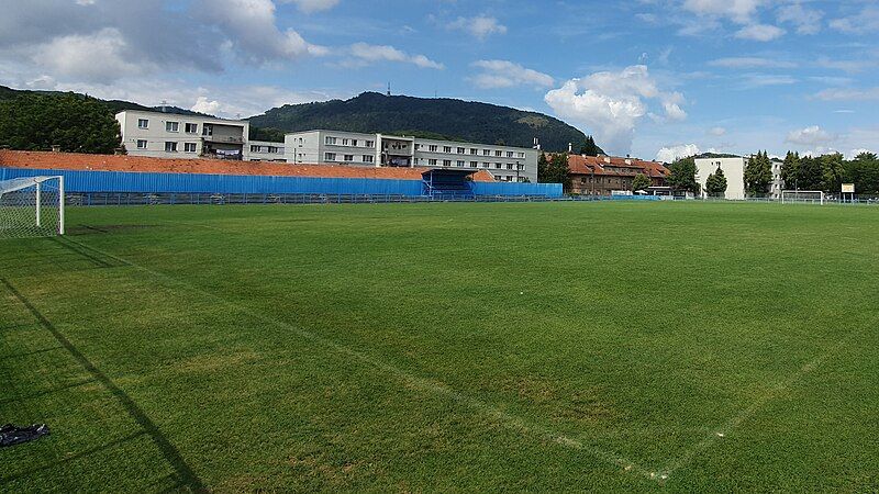 File:Stadionul Metrom (Brașov).jpg