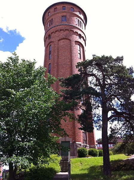 File:Trollhättan Water Tower.jpg