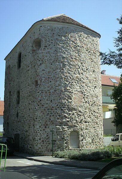 File:Westl. u-turm tulln.JPG