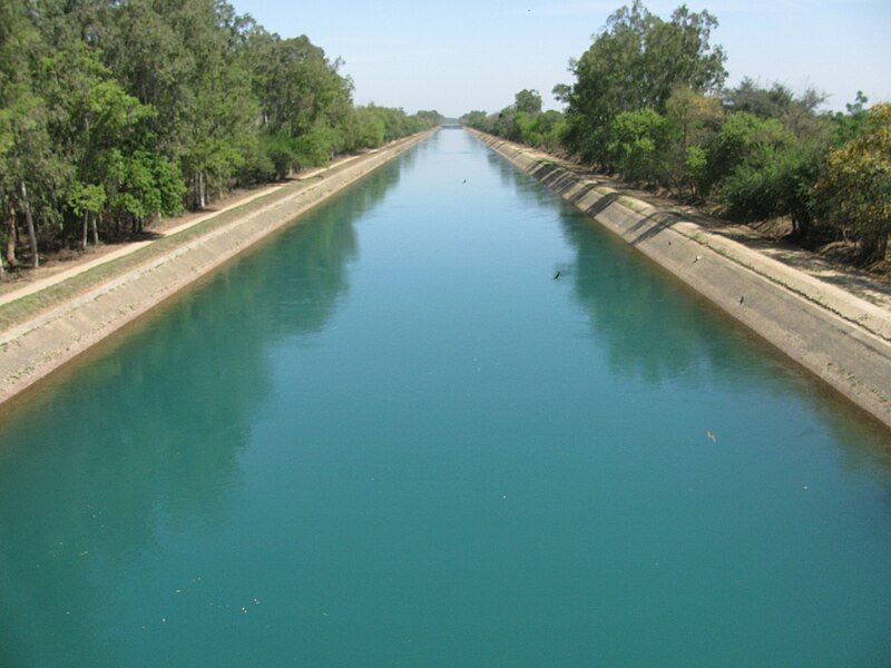 File:Bhakra Main Canal.JPG