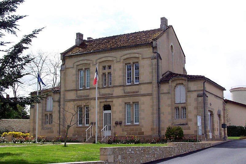 File:Budos Mairie.jpg