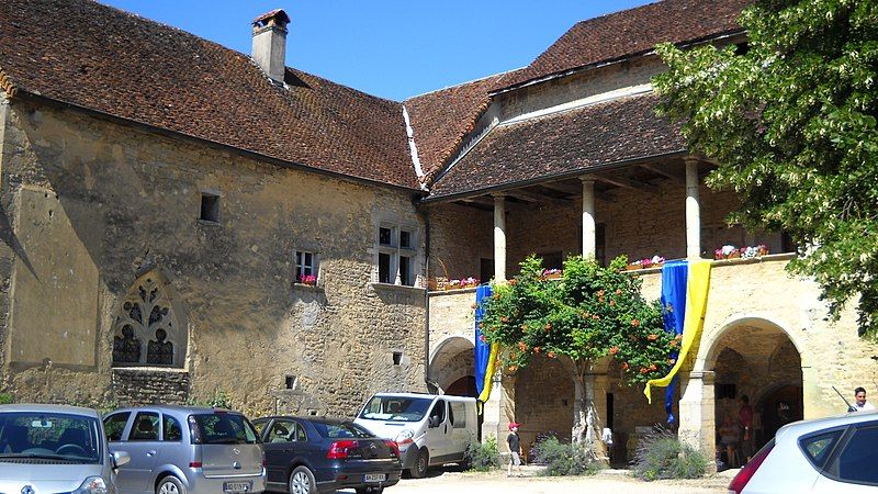 File:Chateau de quintigny.jpg