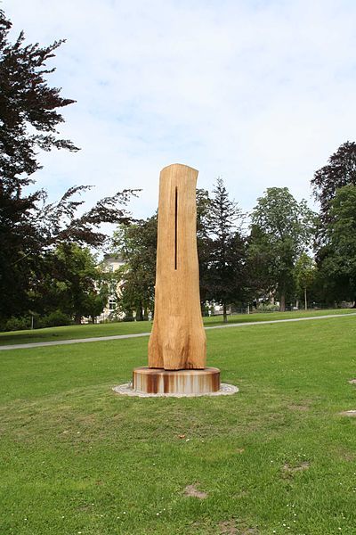 File:Coburg-Hofgarten-Column.jpg