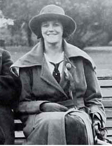 File:Gladys Greenwood 1922.jpg