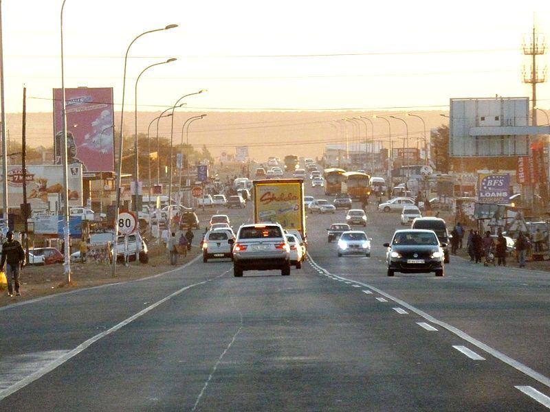 File:KwaMhlanga, R573-R568-kruising, Mpumalanga.jpg