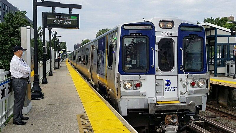 File:LIRR M9 Flushing.jpg