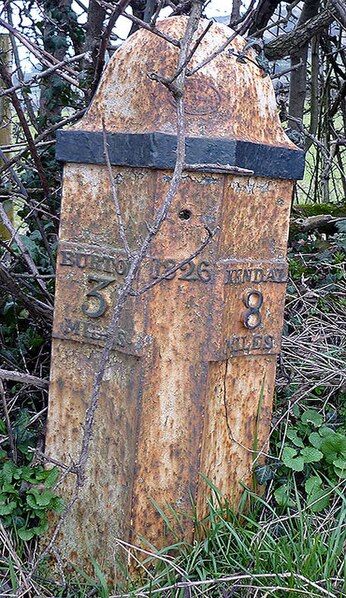 File:Milepost near Farleton.jpg