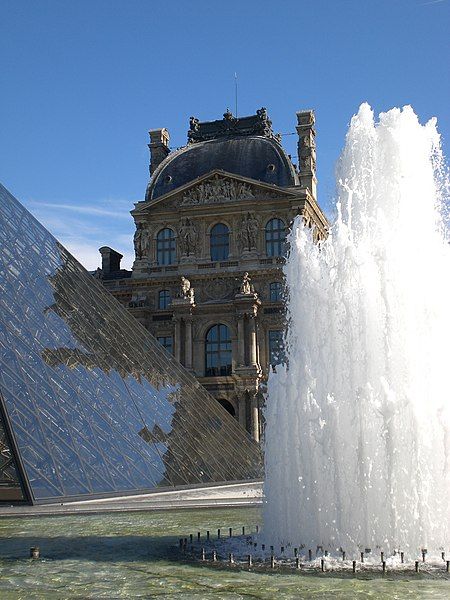 File:Museo-del-Louvre getti d'acqua.JPG