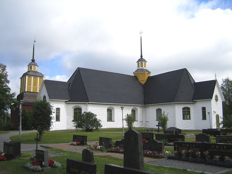 File:Närpes church.jpg