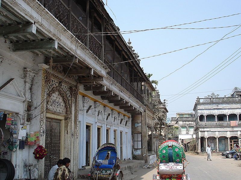 File:Old Buildings-in-Dhamrai.jpg