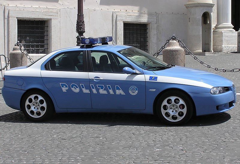 File:Polizia.di.stato.car.arp.jpg