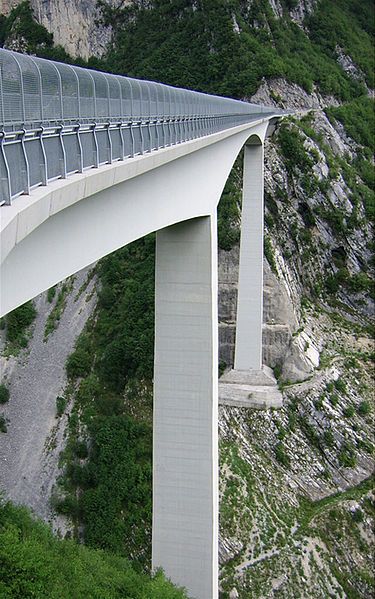 File:Ponte viadotto Valgadena.jpg