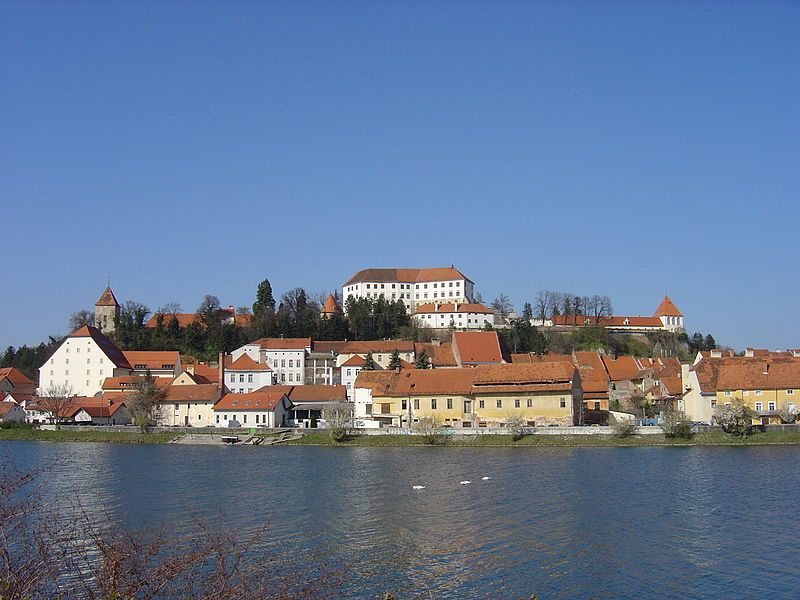 File:Ptuj Drava.JPG