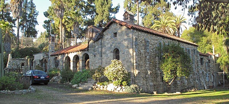 File:San Encino Abbey.jpg