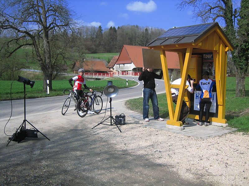 File:Tour Fotoshoot 005.jpg