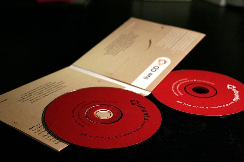 File:Ubuntu 5.04 CDs.jpg