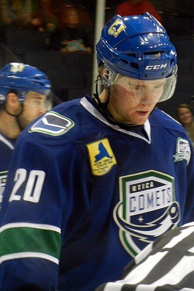 File:Zac Dalpe Comets.jpg