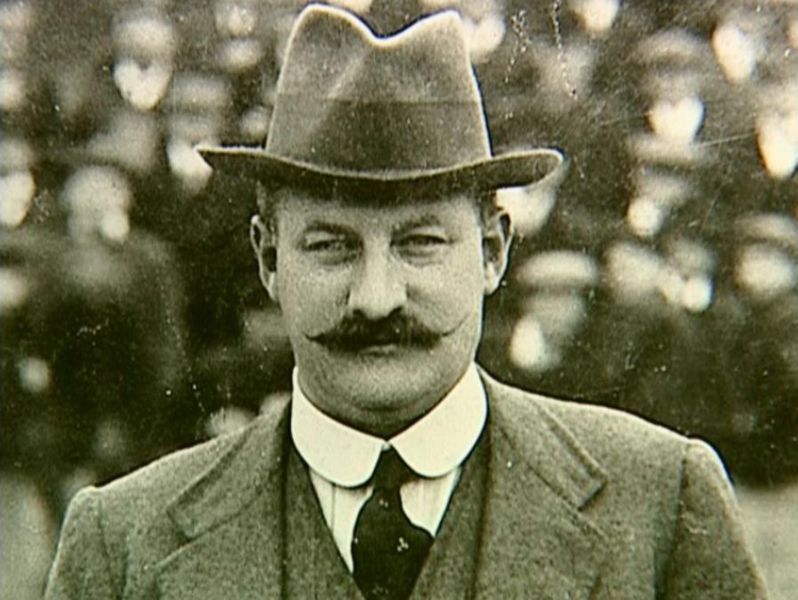 File:Billy Bassett chairman.jpg