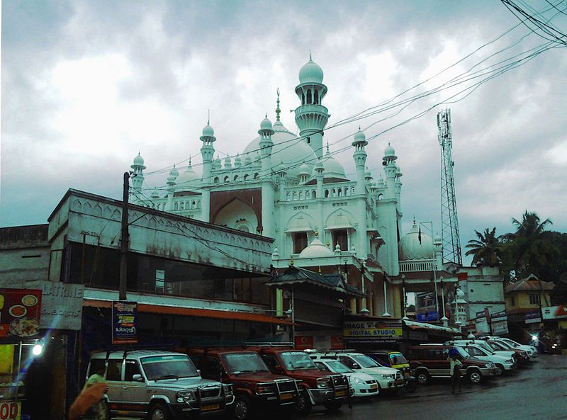 File:Erumeli Vavar Mosque.jpg