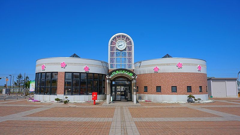 File:Ikawa-Sakura Station 20190512.jpg