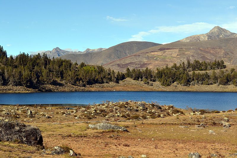 File:LAGUNA MUCUBAJÍ.jpg