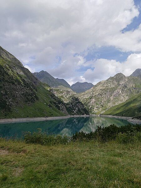 File:Lago del Barbellino.jpg