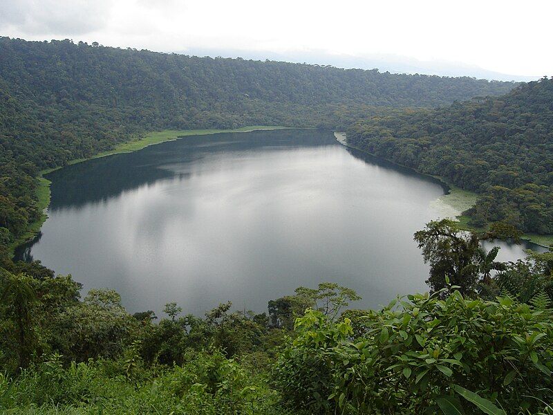 File:Laguna de Hule.jpg