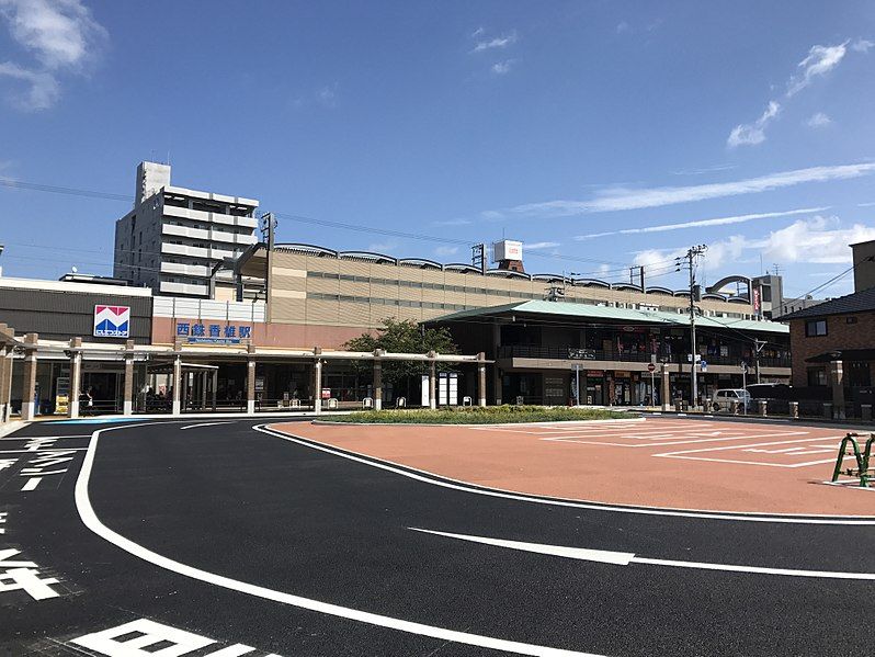 File:Nishitetsu-Kashii Station 20170928.jpg