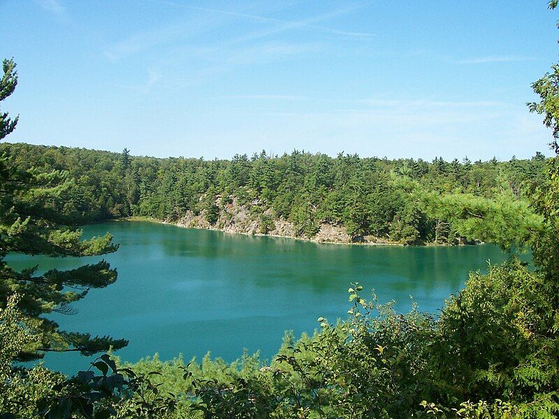 File:PinkLake.jpg