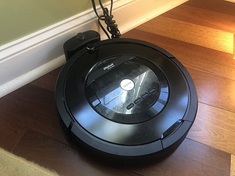 File:Roomba 805 charging.jpg