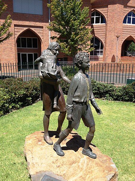 File:Scotch College Statue.JPG