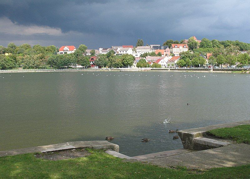 File:Seeburg am See.jpg