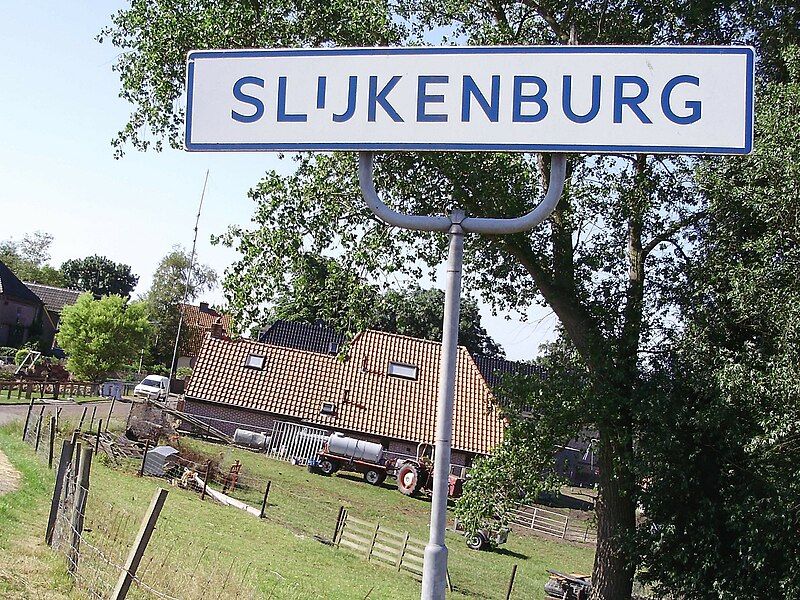 File:Slijkenburg 2008.JPG