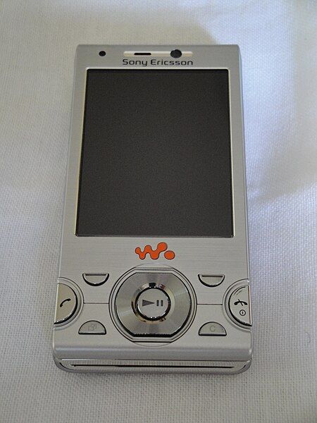 File:Sony Ericsson W995.jpg