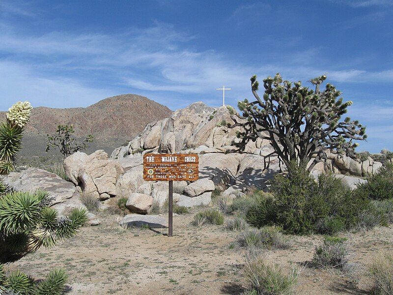 File:The Mojave Cross..JPG