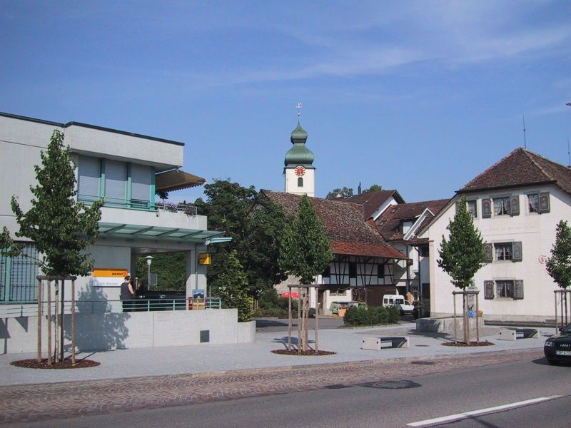 File:Wuerenlos Dorfzentrum.jpg