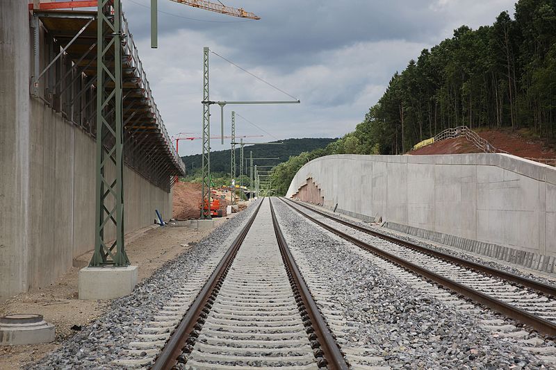 File:ABS-Unteroberndorf-Stützwand30.jpg