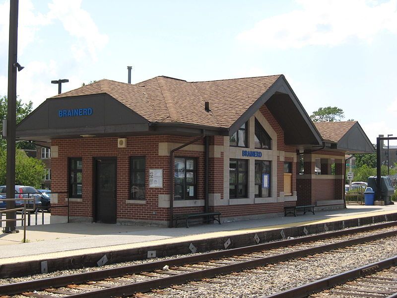 File:Brainerd Metra Station.jpg