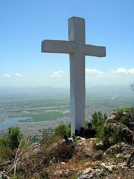 File:Cross above Cap-Haitien.jpg