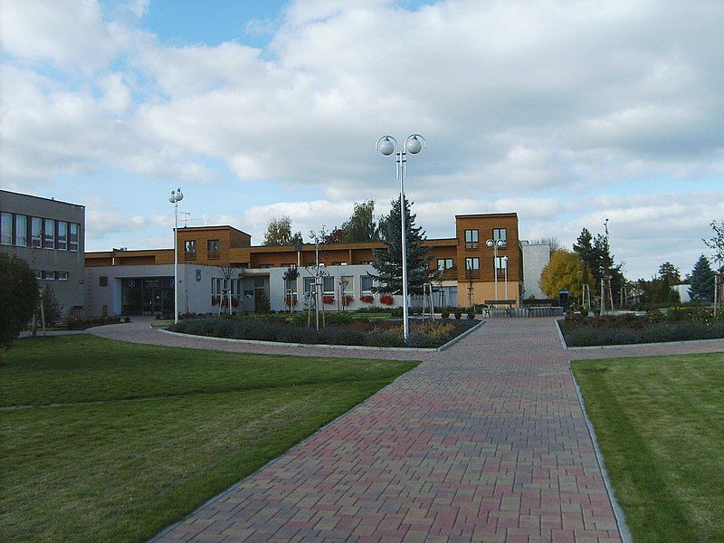 File:Dolnikralovice.jpg