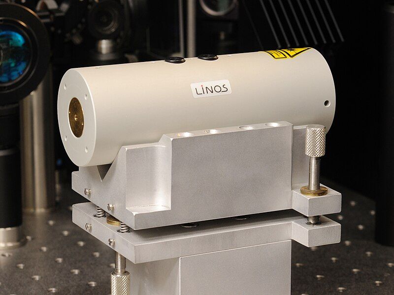 File:Electro-optic-modulator-linos.jpg