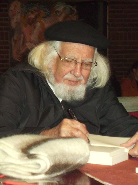 File:Ernesto Cardenal 2010.JPG