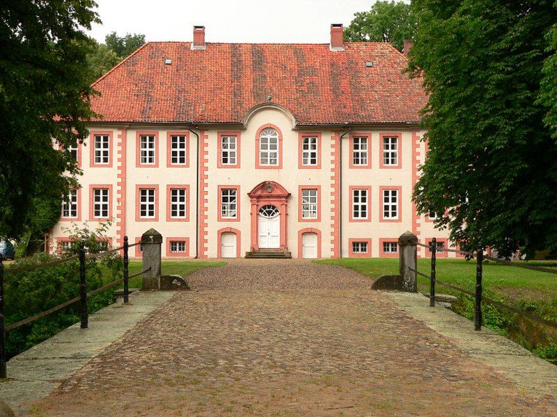 File:Essenrode Schloss.jpg