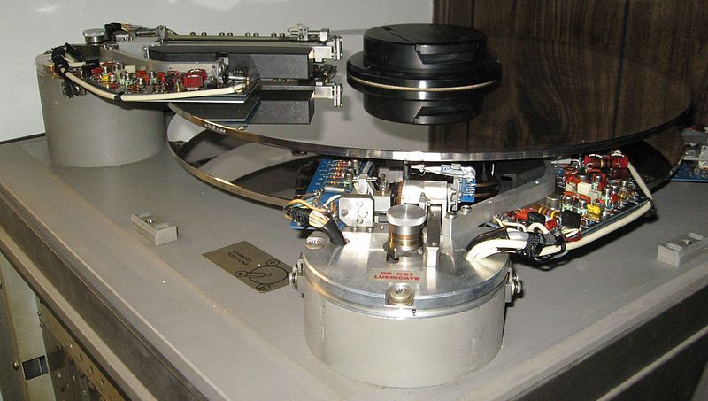 File:HS-100-deck-ampex.jpg